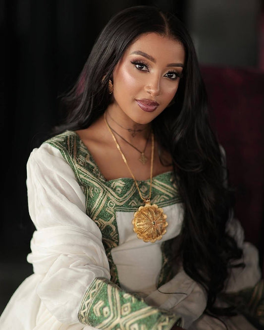 አረንጓዴ የኢትዮጵያ ልብስ | ለሠርግ እና ለቤተ ክርስቲያን የሚያምር ልብስ