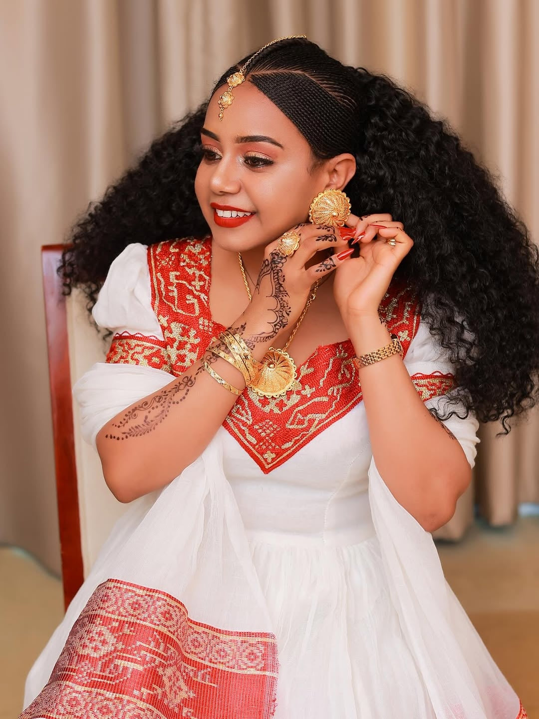 Red Ethiopian Traditional Dress – Hand-Woven Menen Cotton Habesha Kemis with Intricate Tilf Embroidery for Cultural Celebrations